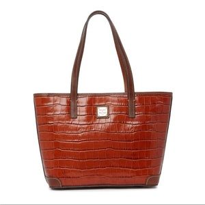 Dooney & Bourke EUC alligator style tote. Color is cognac.